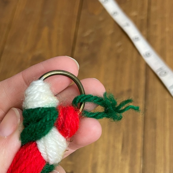 Vintage Crochet Christmas jingle door decor - Picture 5 of 5